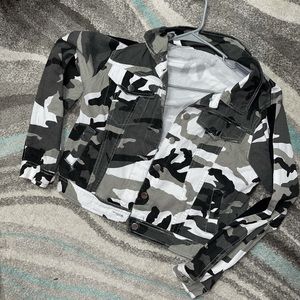Camouflage cropped jean jacket